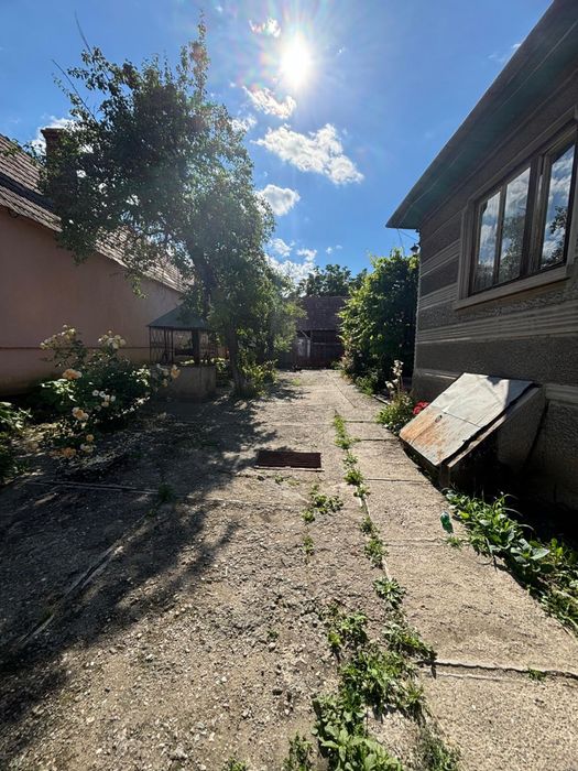 Casă părintească de vânzare în Blăjel, Sibiu - teren 1.110 mp, utilități, grădină