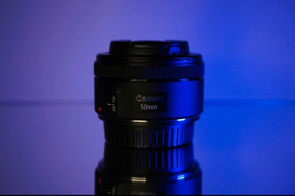 Aparat foto Canon EOS 2000D