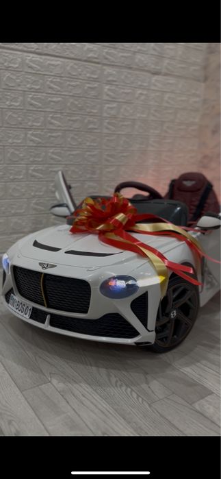 Продаётся детский электромобиль Bentley.