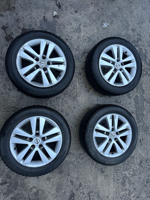 Opel Astra гуми с джанти