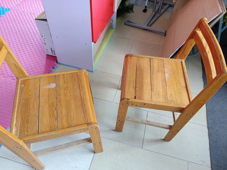 Продам стулья деревянные детские