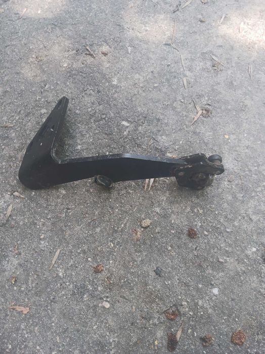 Рено мастер бус стойка долна за странична плъзгаща врата