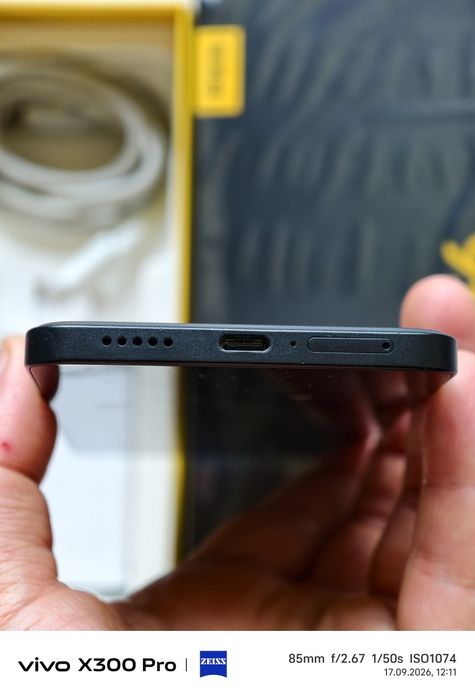 Poco F6 512 gb Ram 12 5G
