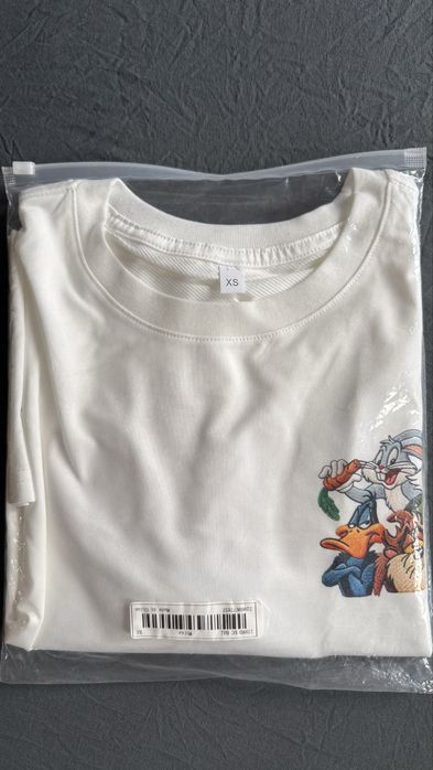 Тениска Looney Tunes с любими анимационни герои!