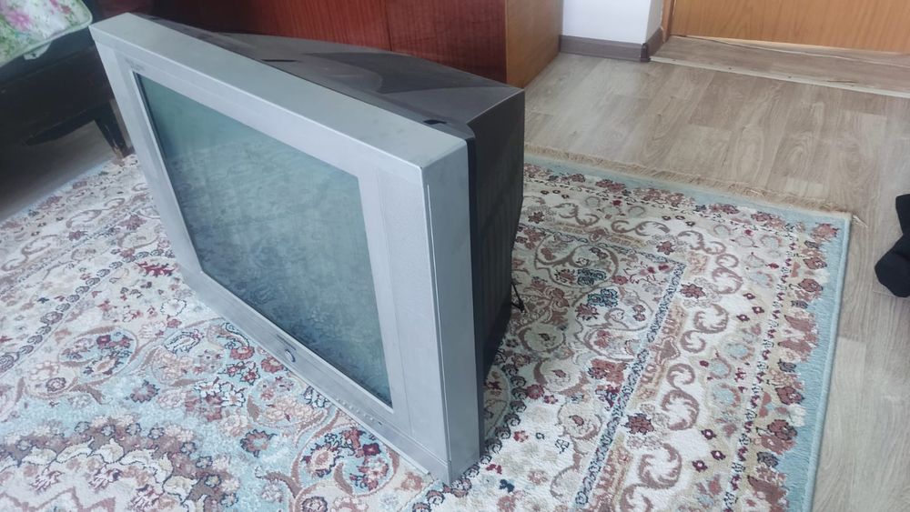 Продам телевизор Самсунг и Тошибо оригинал
