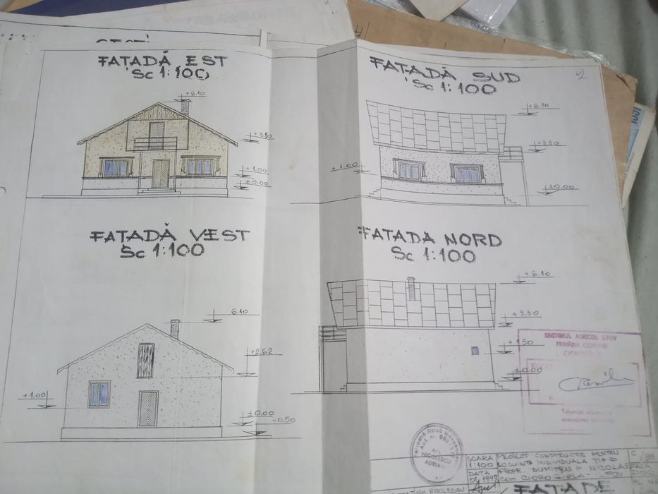 Teren si casa  Ciorogarla langa manastirea Samurcasesti
