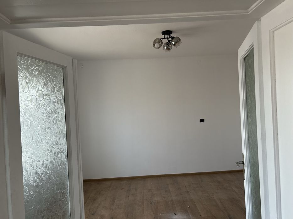 Casă cu etaj în Episcopia – 4 camere, anexe,