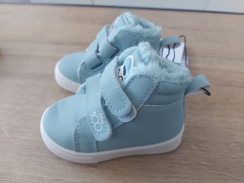 Детски обувки 20,24 номер и боти 25 номер