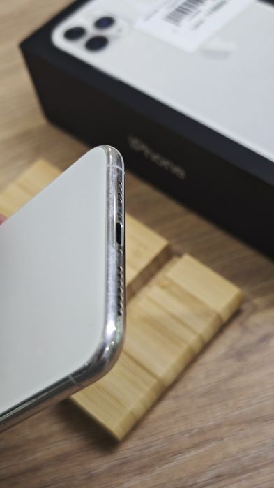iPhone 11 Pro Max 256GB | 73% | Apple Room
