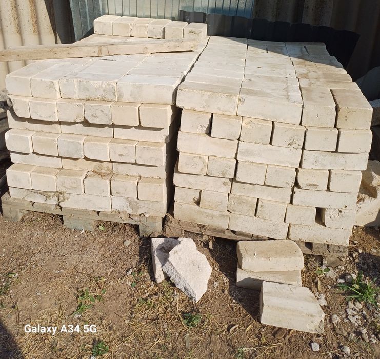 Продаются  кирпичи б/у