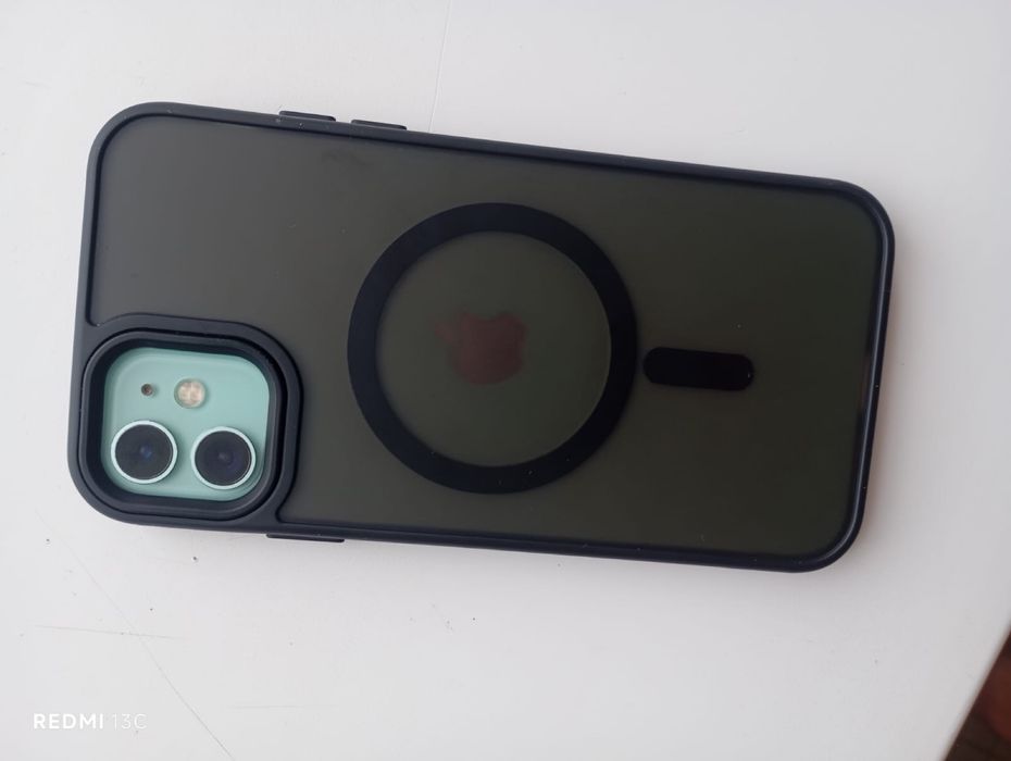 Продам или обменяю айфон 11