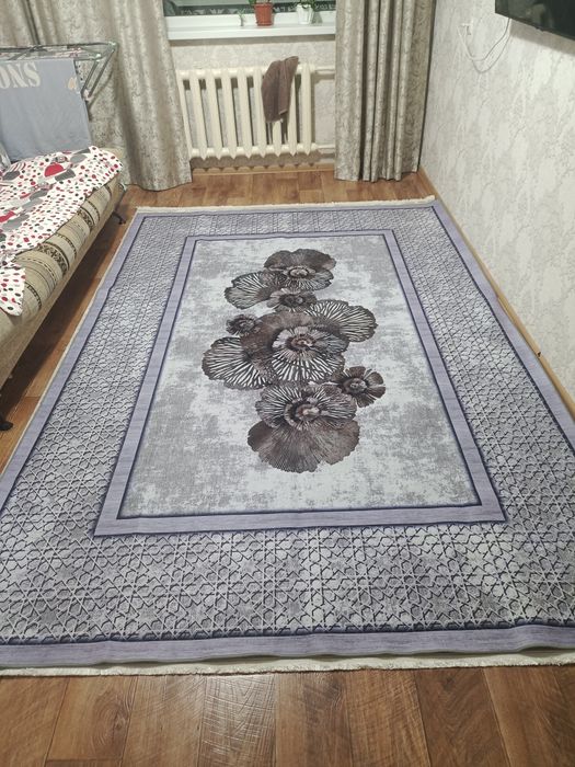 ковер фиолетового цвета