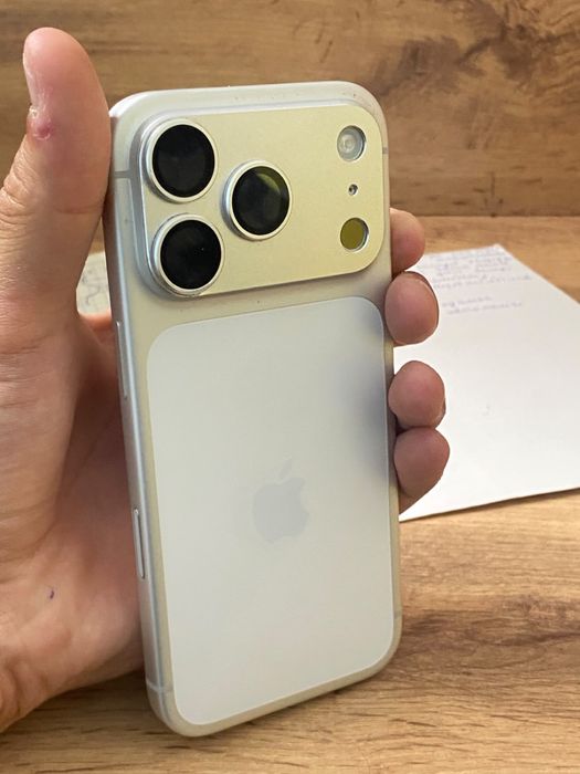 Iphone 17про 600 000