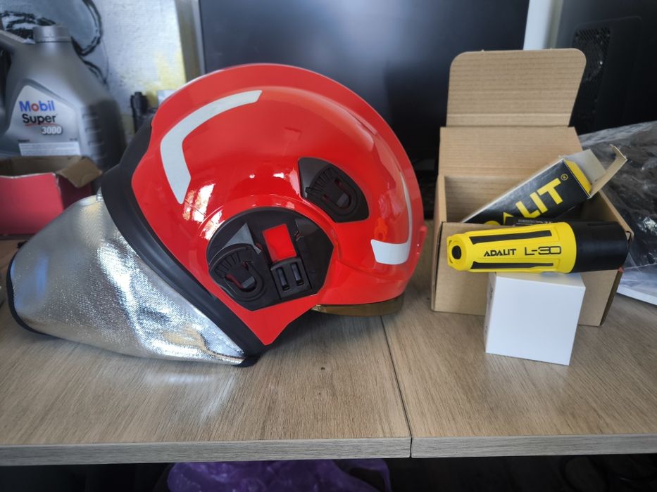 Echipamente individuale de protectie lanterna casca pompieri psi