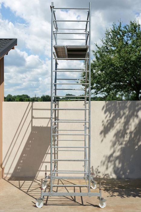 Inchiriez schela mobila (cu roti) 8.5m