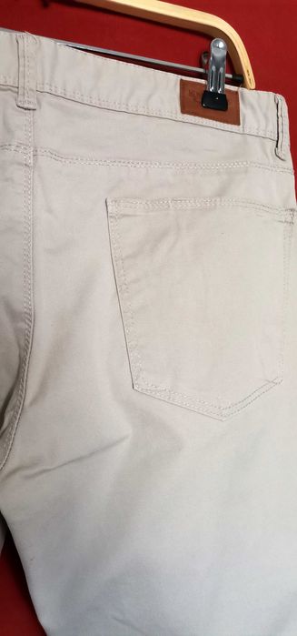 Pantaloni blugi barbati LC Waikiki mar 33/33 slim fit crem impecabili