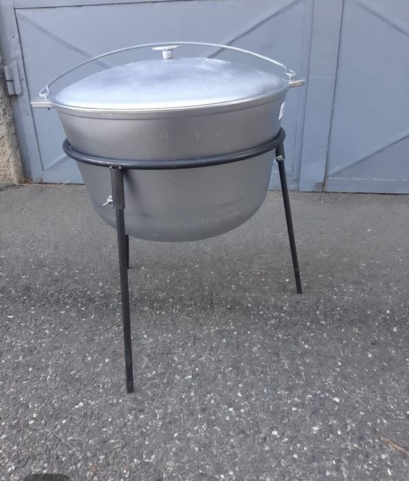 Vand ceaun de 40litri nou cu capac