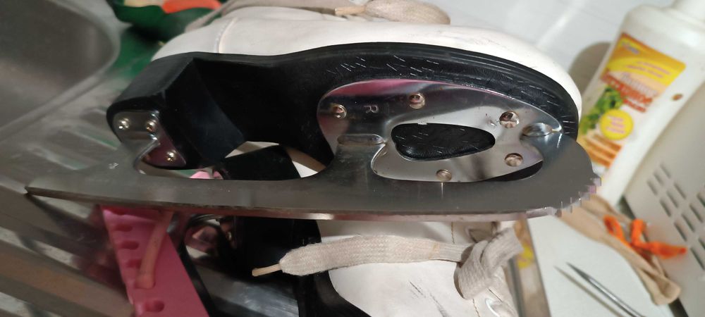 Продам коньки для девочки.