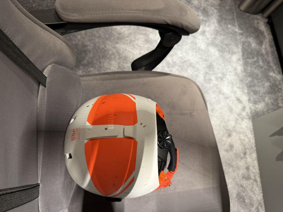 каска  за ски със очила …