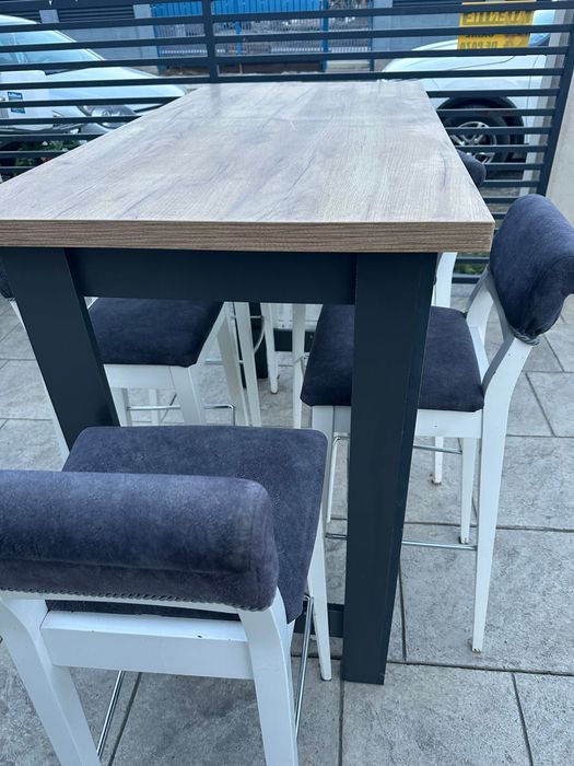 Set masa si scaune de bar