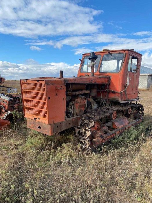 Продам трактор Т4 Алтаец плуг, культиватор, лушильник, сеялки