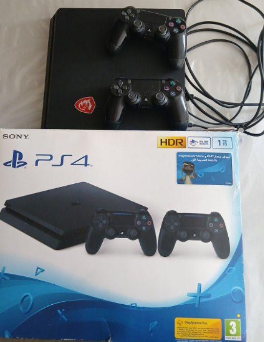 Play station 4 slim