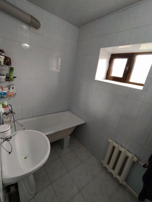 Uy sotiladi 2xona 77 seriya Mirobod tumani Mo'ljal 5 -roddom