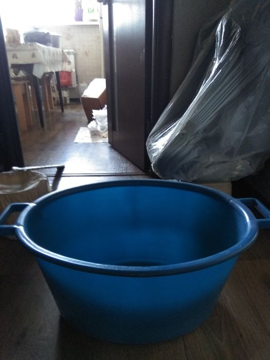 Продам пластмассовый тазик