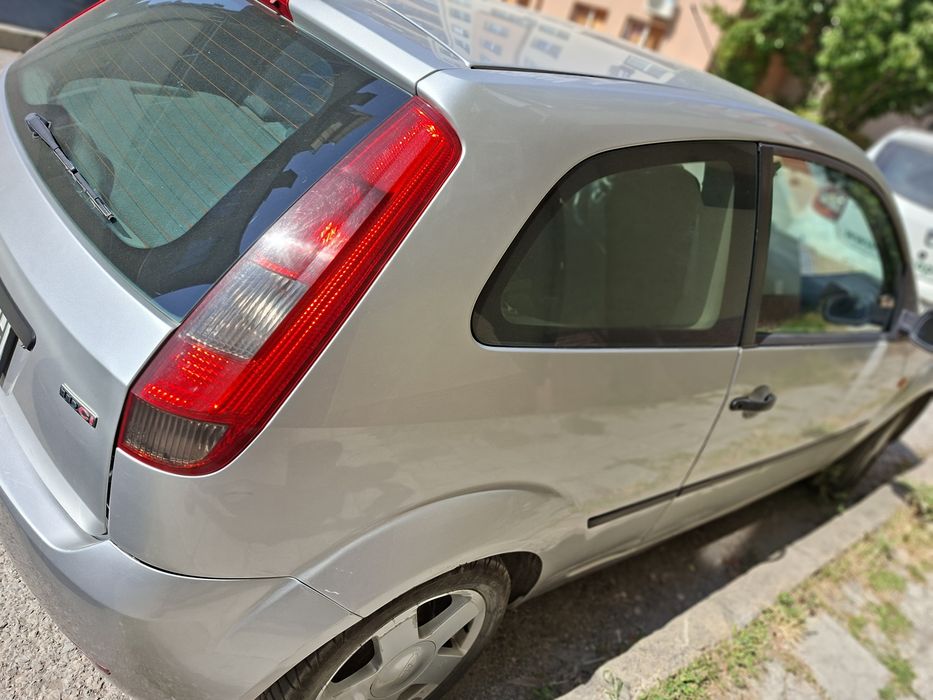 Продавам .FORD FIESTA 1.4 Дизел-2003г.