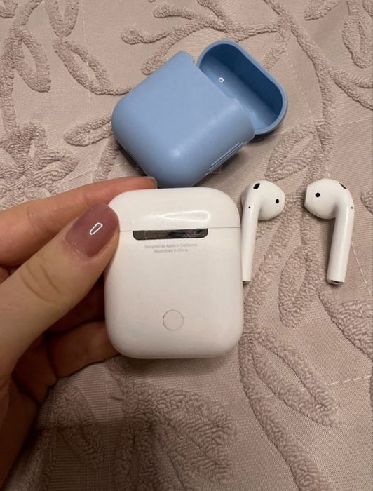 Casti AirPods generatia 2