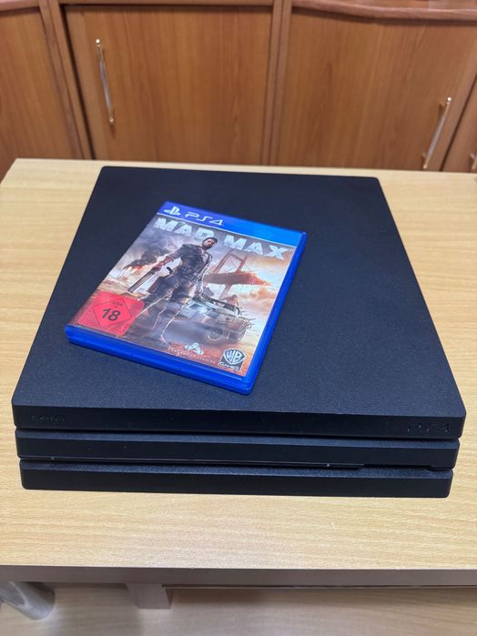PS4 PRO 1 TB + Joc