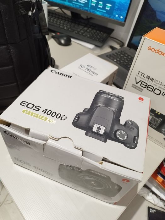 Aparat foto Canon Eos 4000 d și accesorii
