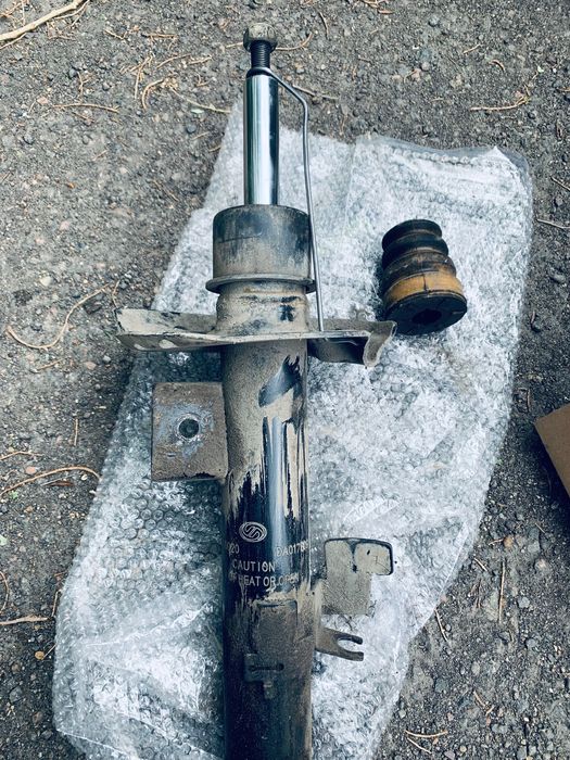 Передние стойки Форд Мондео