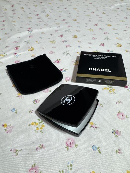 Oglinda Chanel Miroir Double Facettes