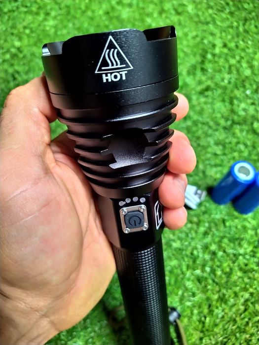 XHP90.2 Lanterna PROFESIONALA , 100% metal led multicore - quadcore