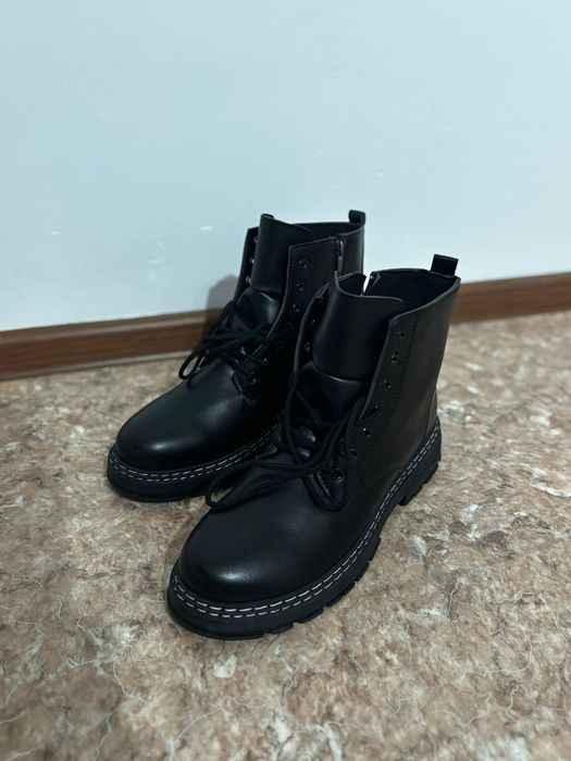 Качественные  новые сапоги, ботинки