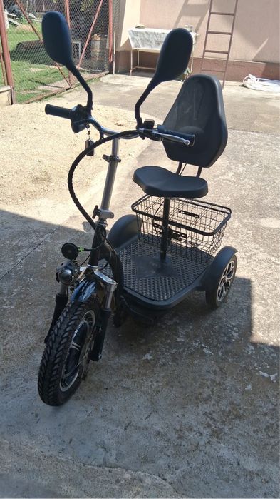 Scuter electric cu 3 roți pentru persoane cu mobilitate redusă – stare foarte bună