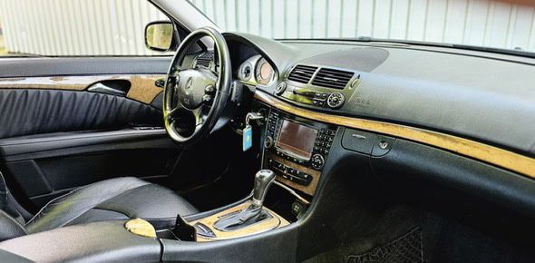 Mercedes benz e280 w211