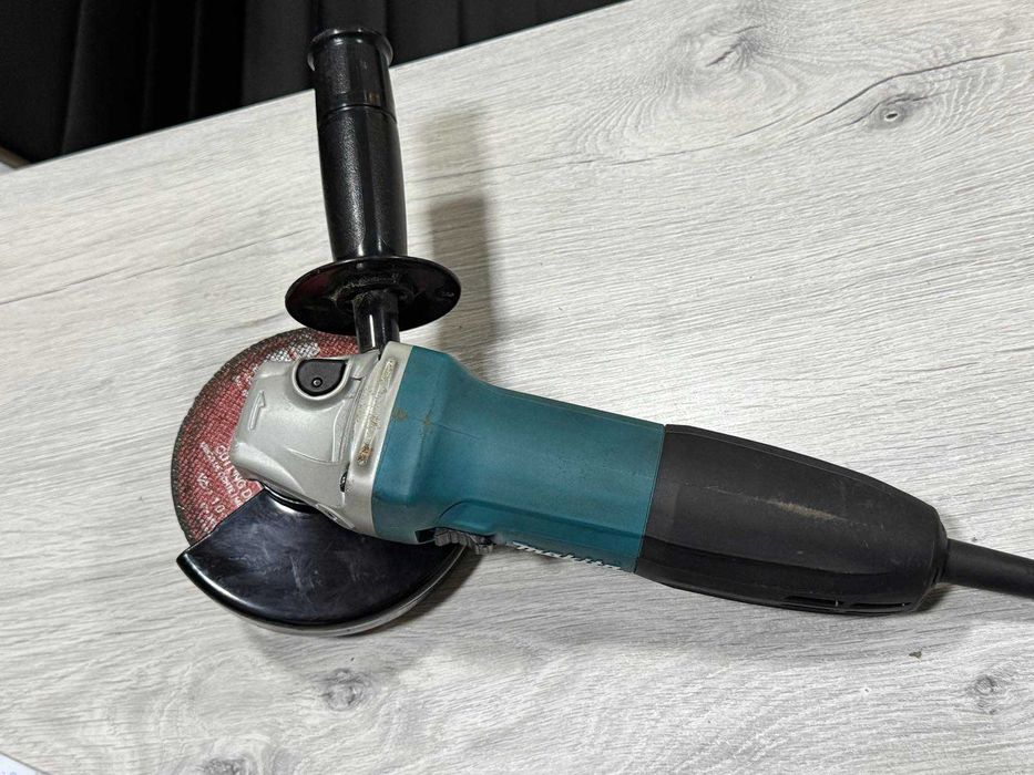 Ъглошлайф Makita GA5030R 720W – с гаранция