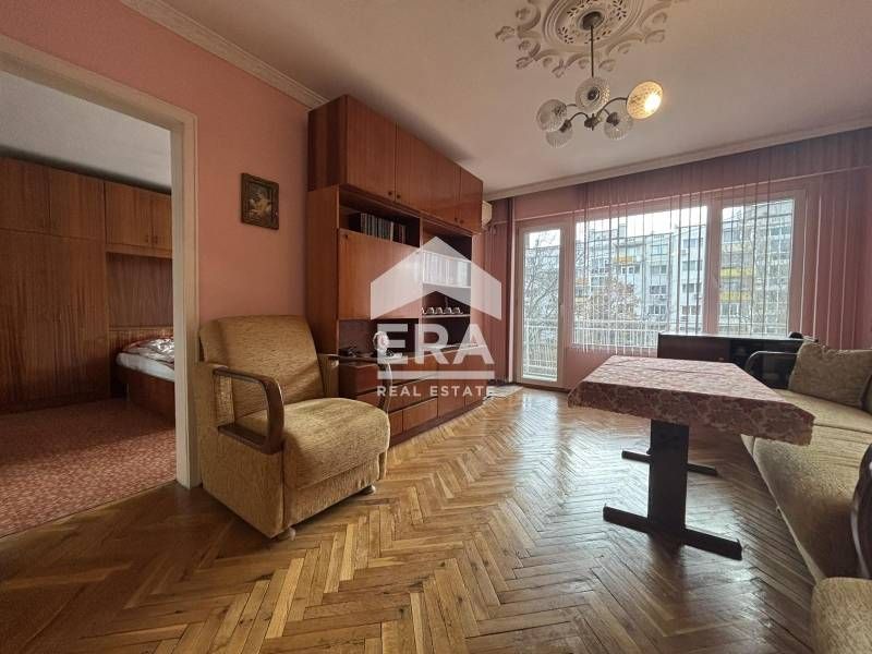 Продава се Тристаен апартамент в Варна, Цветен квартал - 80 кв.м за 2063 €/кв.м - Снимка #1