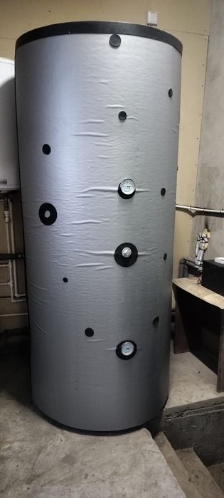 Vând centrală Viadrus 30kw ,puffer 1000 l, ,două vase expansunei,două ponderi o sursa