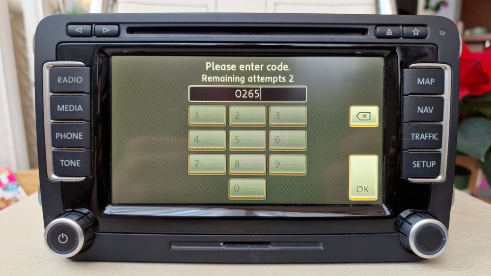 Navigatie VW RNS 510  LED + Harti + Cod Pin + Antena GPS !