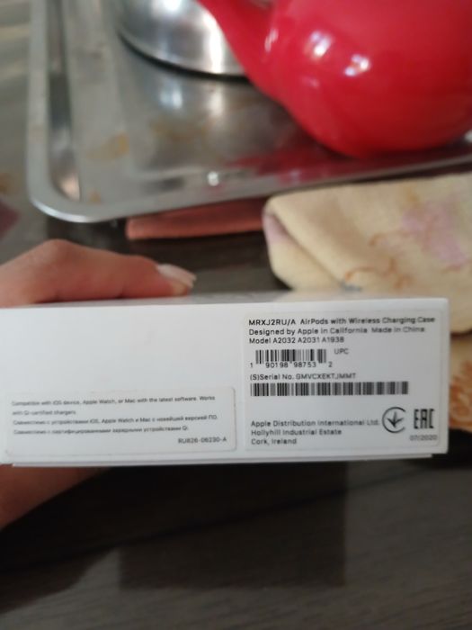 Продам наушники AirPods