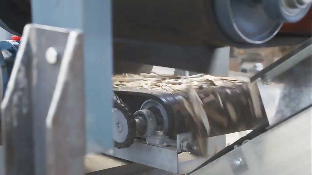 нов индустриален шредер за дробене на дървени палети и отпадъци