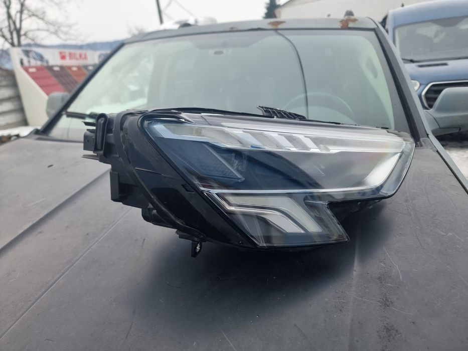 Far dreapta audi a3 matrix full led cod 8Y0941034