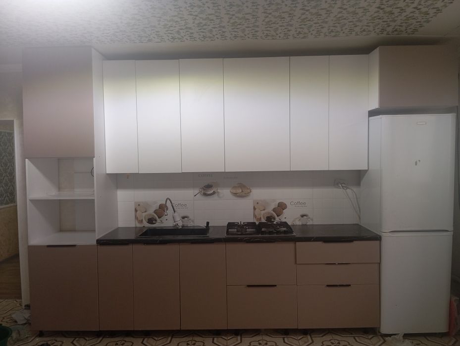 Срочно продам кухоный гарнетур