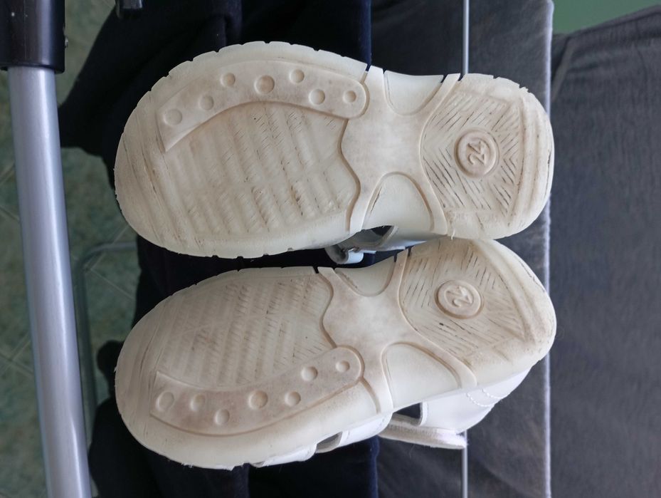 Обувки за прохождане размер 18, 21, 23  и 24 размер