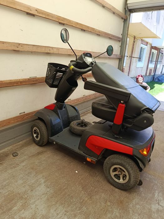 Scuter electric pt persoane cu dizabilitați