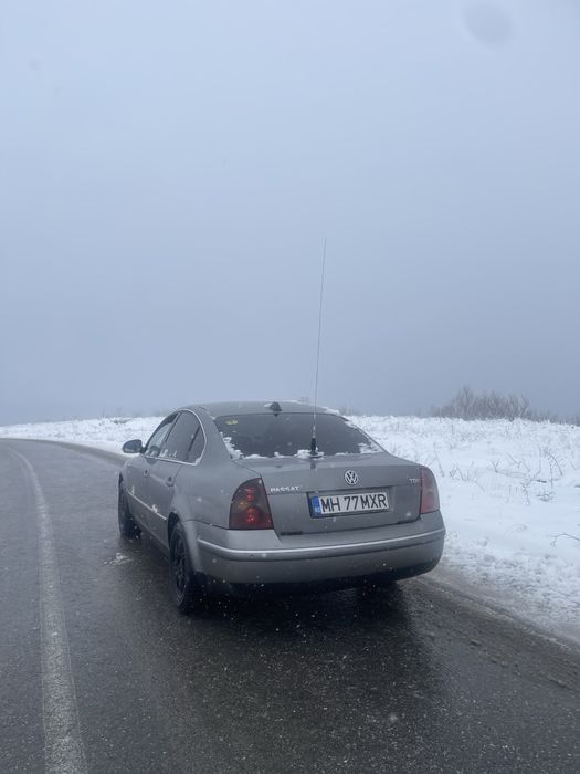 Vand pssat b5.5  in stare forte buna