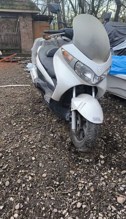 Vând sau schimb scuter suzuki 125c